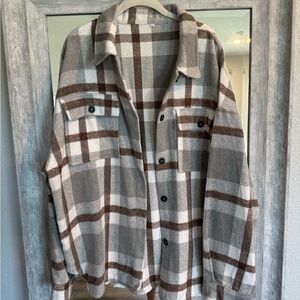 Women’s Plaid Button-Up Shacket. Size XXL